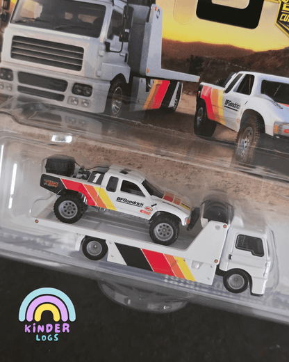Hot Wheels Team Transport Fleet Street and Toyota Off - Road Truck - Kinder Logs