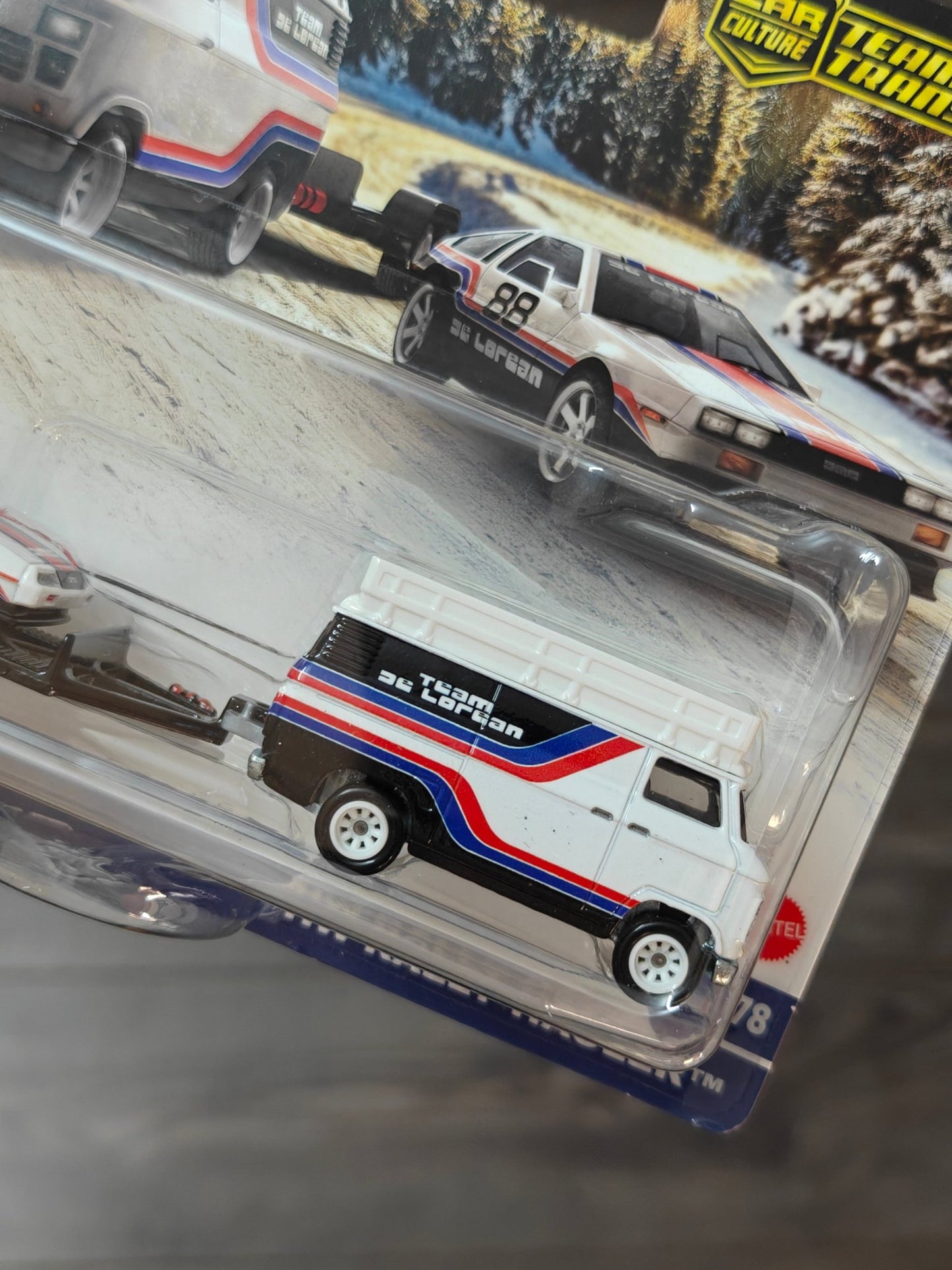 Hot Wheels Team Transport HW Rally Hauler and DMC DeLorean (Imported) - Kinder Logs