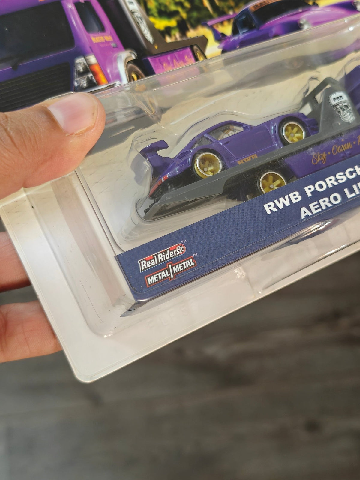 Hot Wheels Team Transport RWB Porsche 930 Aero Lift 17 (2020 Indian Card) - Kinder Logs