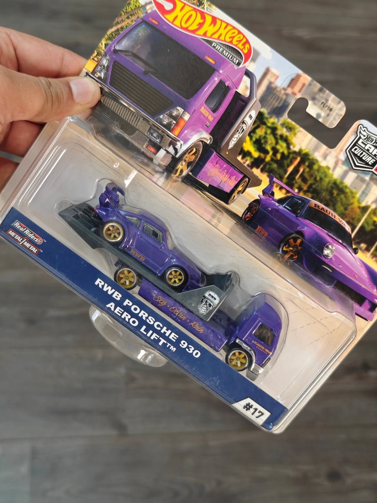Hot Wheels Team Transport RWB Porsche 930 Aero Lift 17 (2020 Indian Card) - Kinder Logs