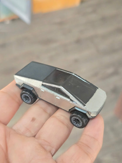 Hot Wheels Tesla Cybertruck (Pre - Owned) - Kinder Logs