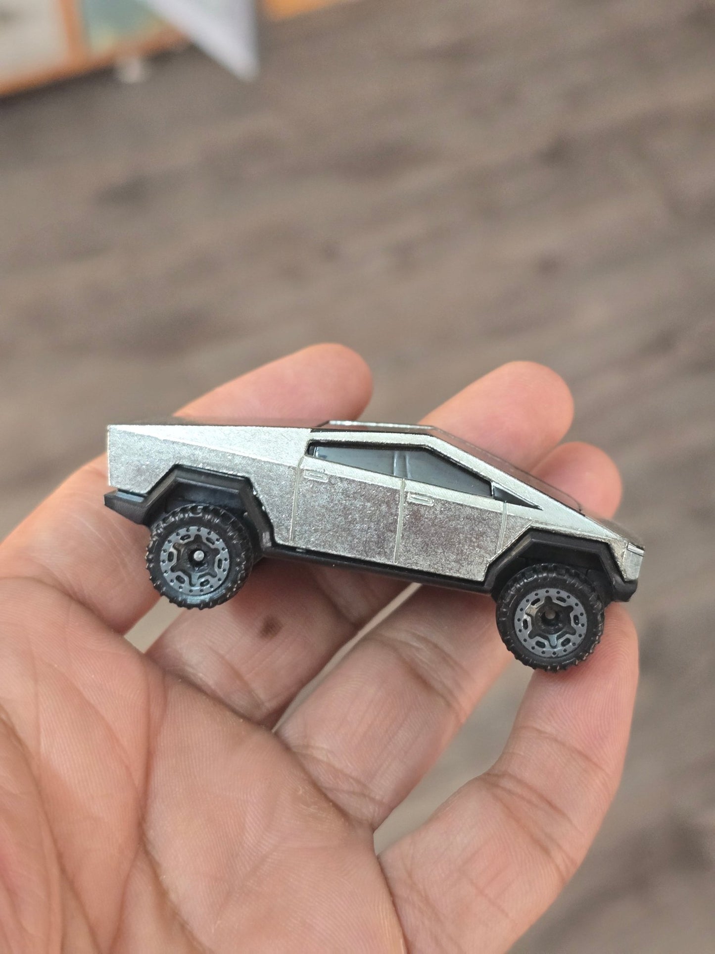 Hot Wheels Tesla Cybertruck (Pre - Owned) - Kinder Logs