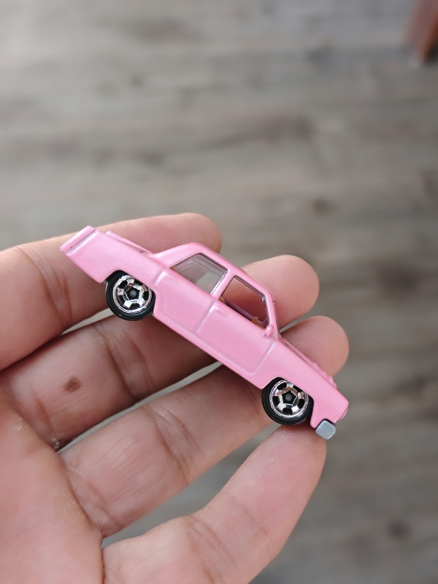 Hot Wheels 'The Simpsons Family Car' - Pink (Uncarded - New) - Kinder Logs