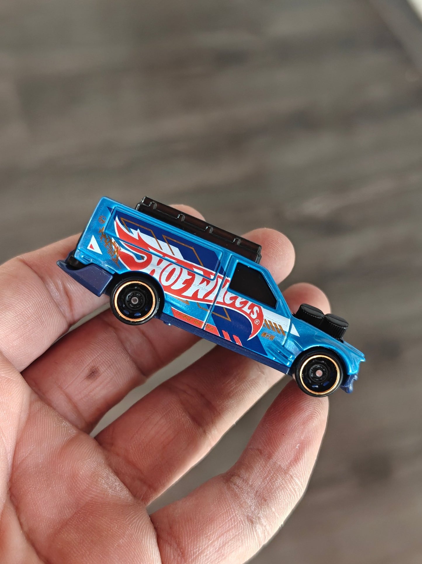 Hot Wheels Time Shifter - Blue (Uncarded - New) - Kinder Logs