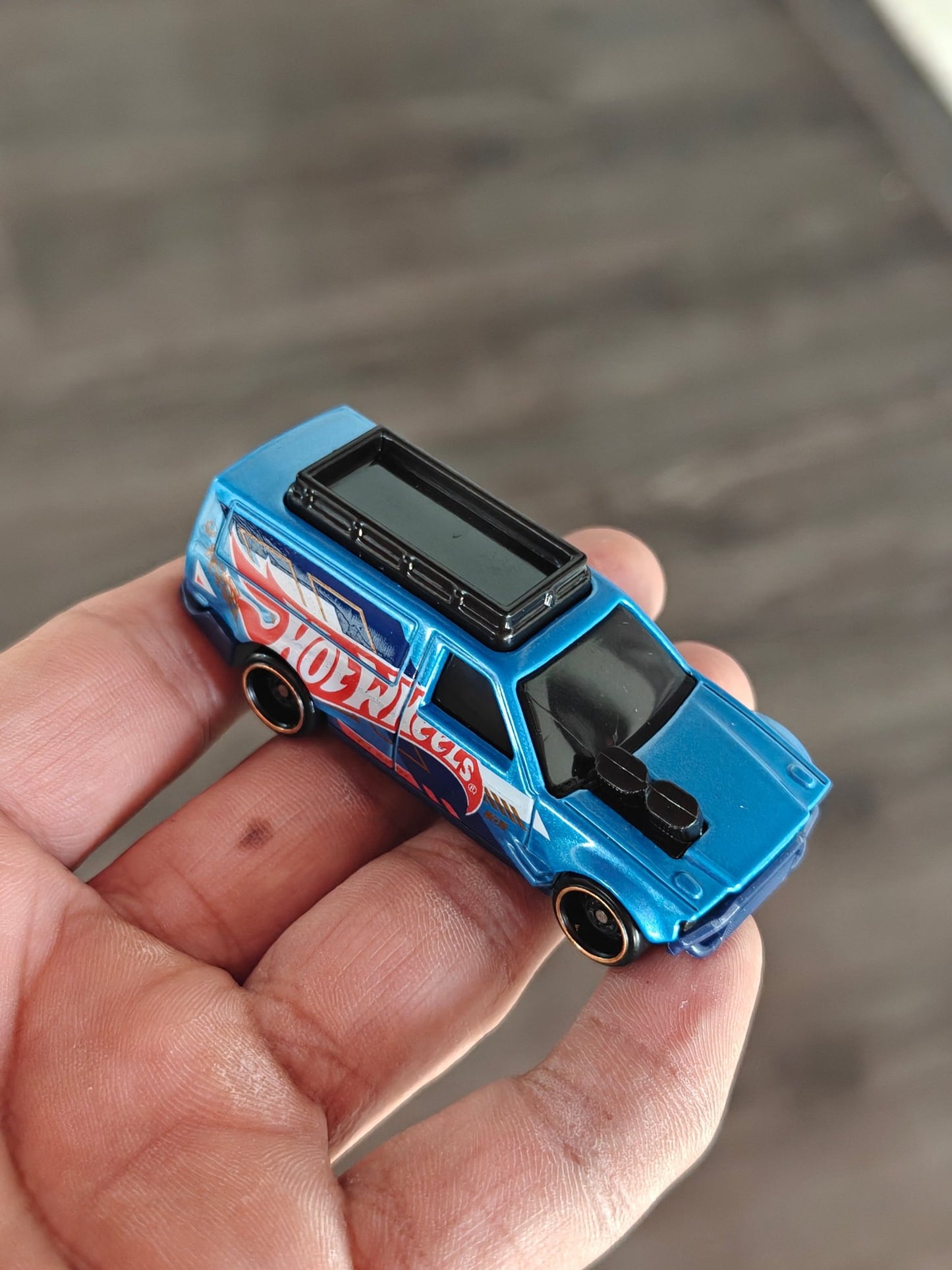 Hot Wheels Time Shifter - Blue (Uncarded - New) - Kinder Logs