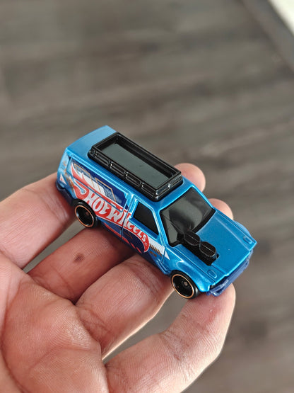 Hot Wheels Time Shifter - Blue (Uncarded - New) - Kinder Logs