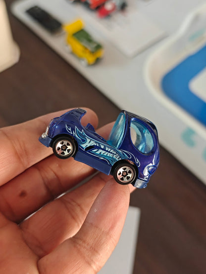 Hot Wheels Tooned Deora (Uncarded - New) - Kinder Logs