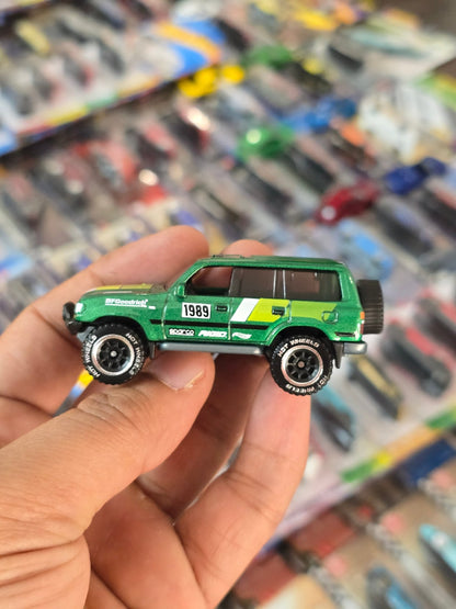 Hot Wheels Toyota Land Cruiser 80 - Silver Series (Uncarded) - Kinder Logs