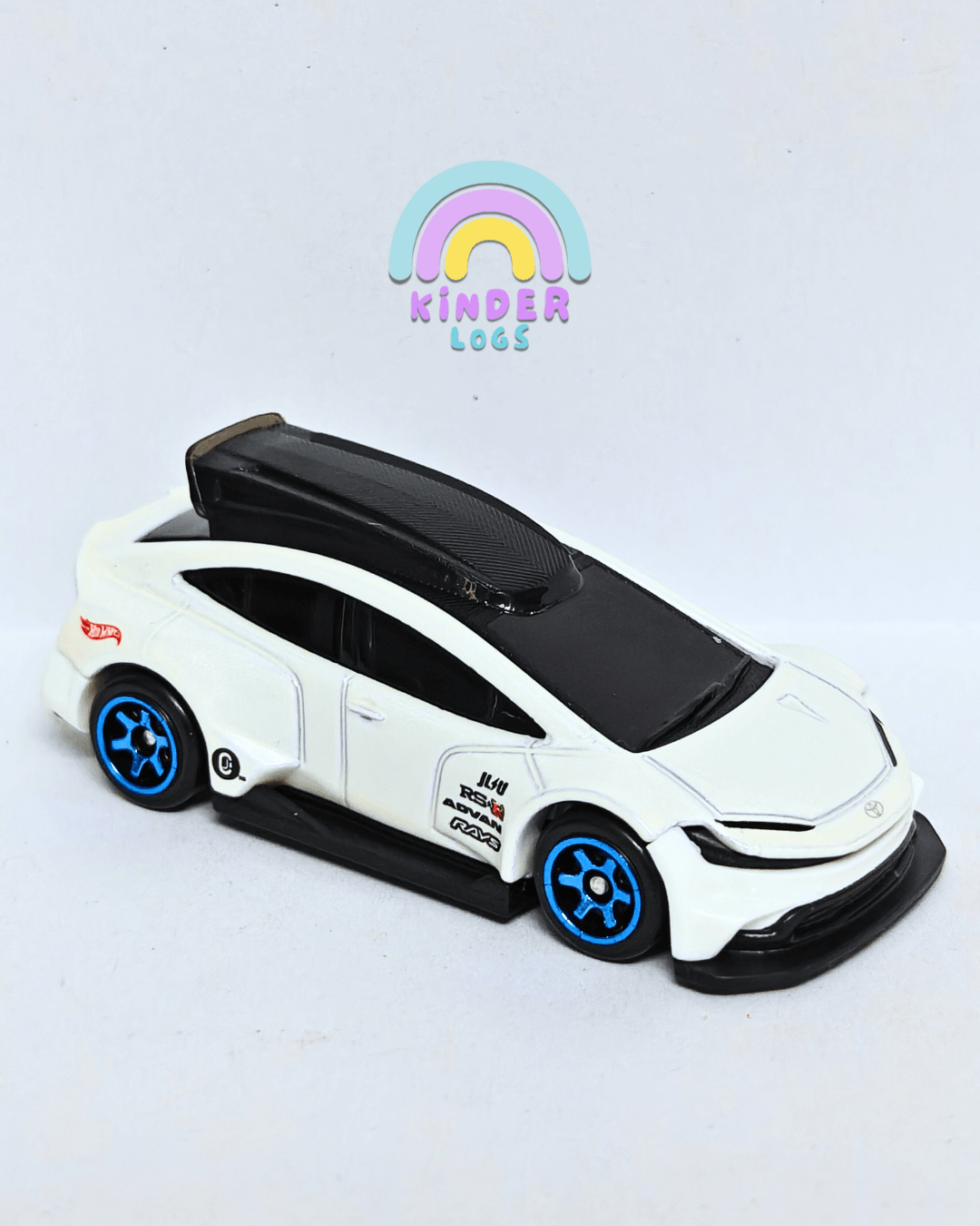 Hot Wheels Toyota Prius Custom - White (Uncarded - New) - Kinder Logs