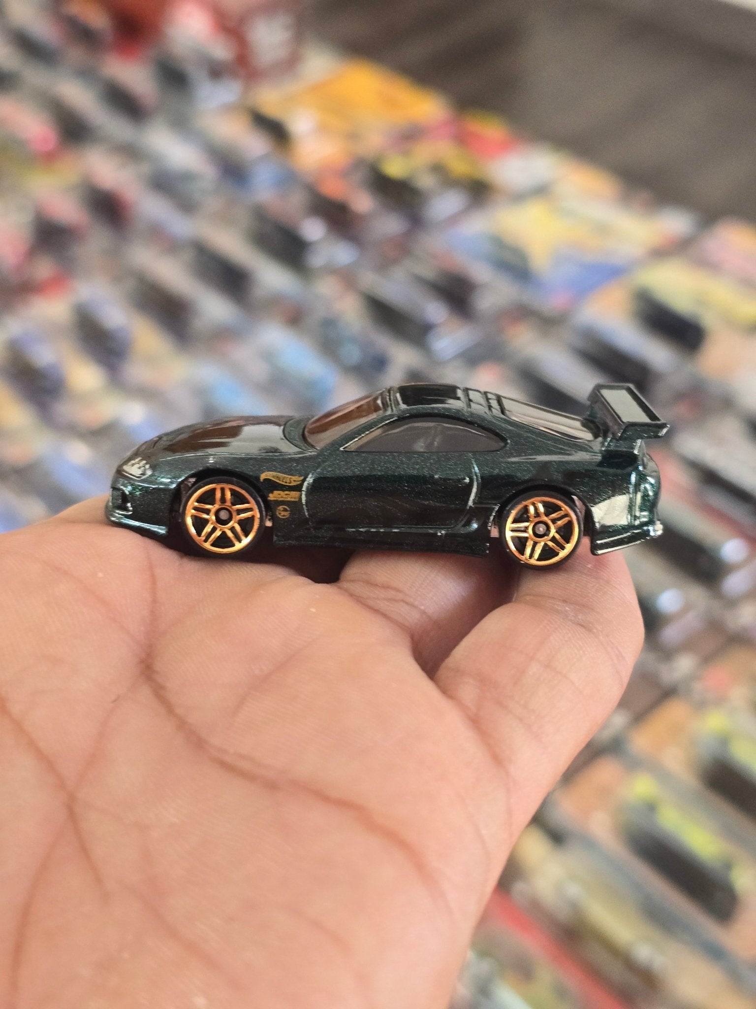 Hot Wheels Toyota Supra - Dark Green (Uncarded) - Kinder Logs