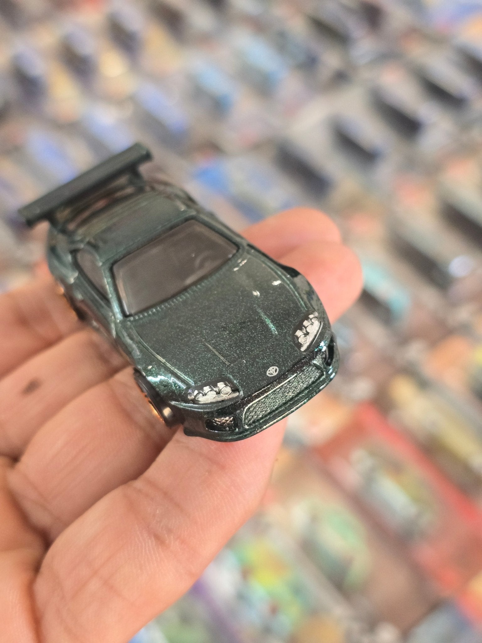 Hot Wheels Toyota Supra - Dark Green (Uncarded) - Kinder Logs