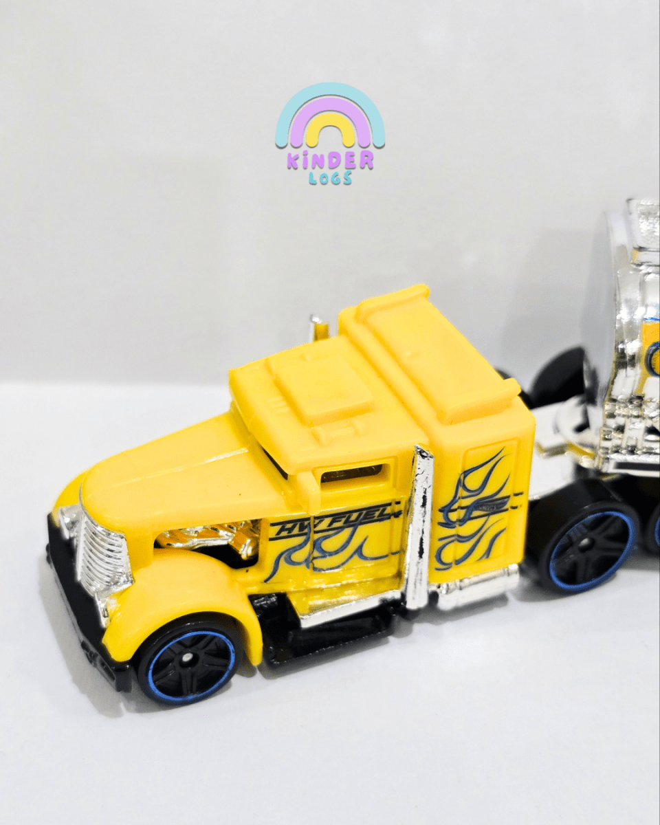 Hot Wheels Track Fleet Fuel & Fire Truck (Uncarded) - Kinder Logs