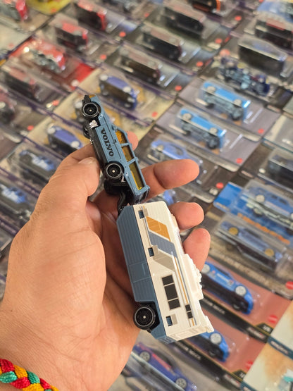 Hot Wheels Track Fleet Volvo 240 Drift Camper (Uncarded) - Kinder Logs