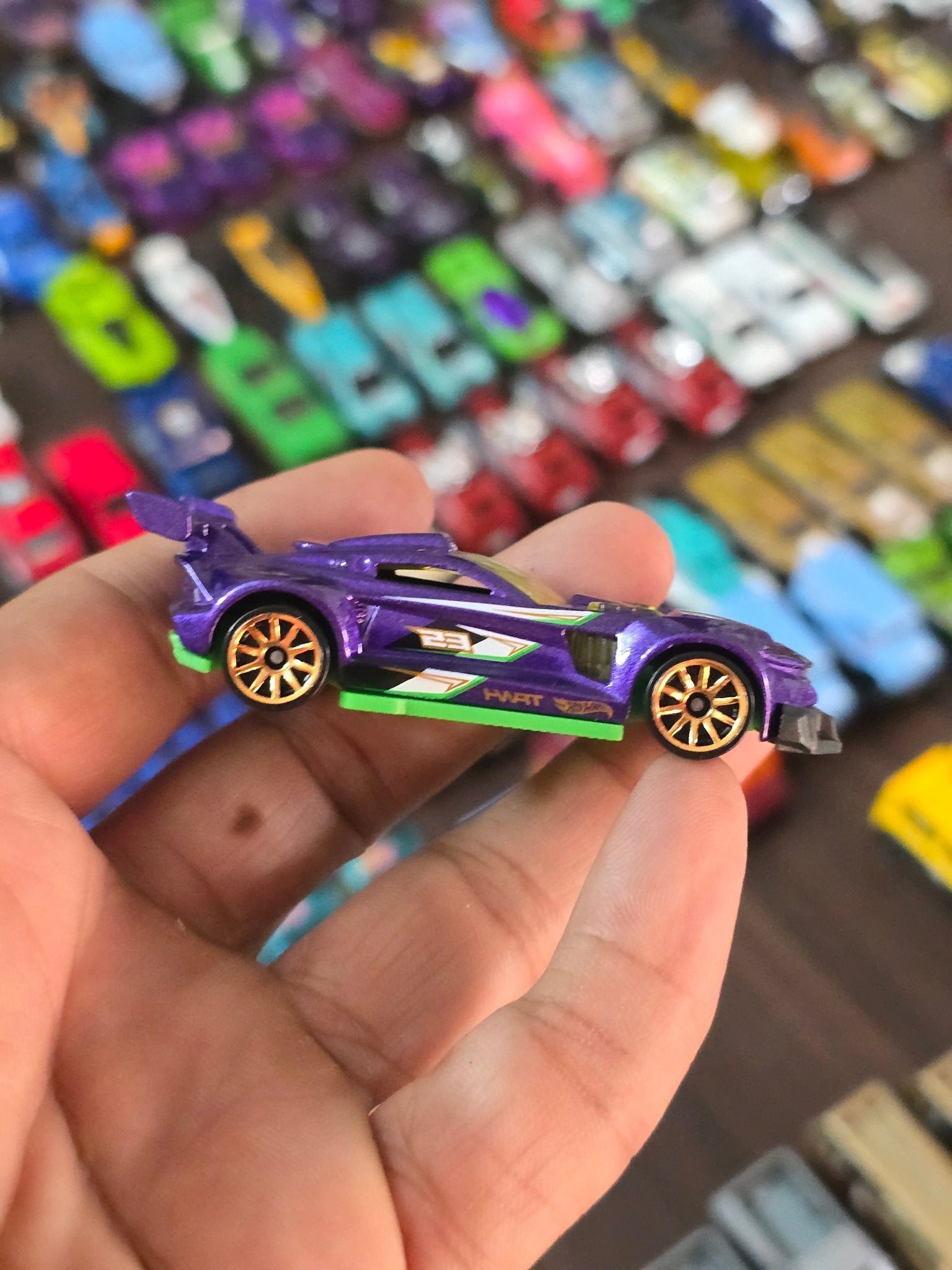 Hot Wheels Track Ripper - Purple (Uncarded - New) - Kinder Logs