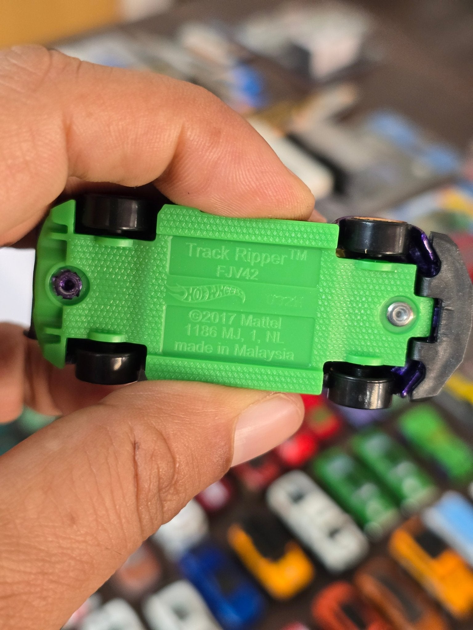 Hot Wheels Track Ripper - Purple (Uncarded - New) - Kinder Logs