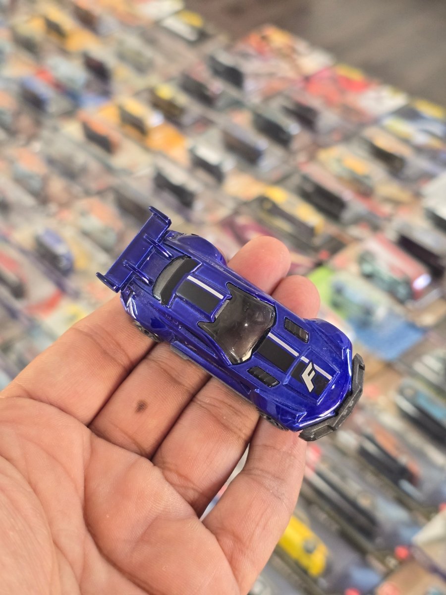 Hot Wheels Track Ripper - Used Car (Uncarded) - Kinder Logs