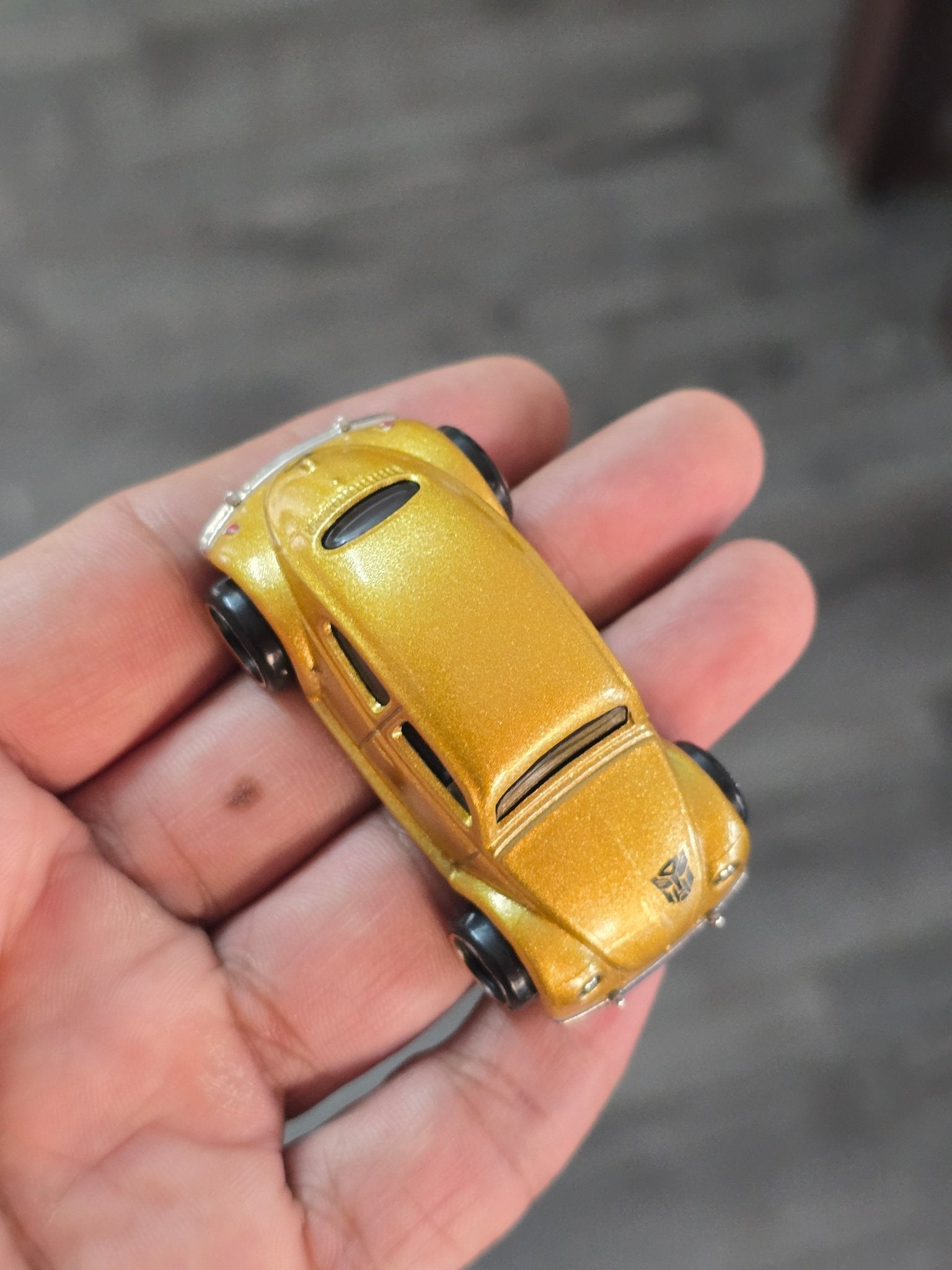 Hot Wheels Transformers Bumblebee - Gold (Uncarded - New) - Kinder Logs