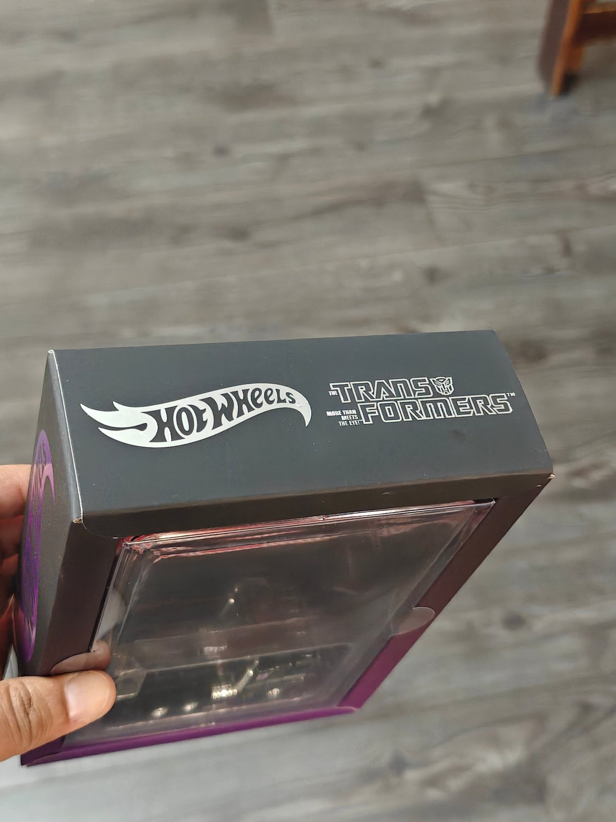 Hot Wheels Transformers Nemesis Prime - Kinder Logs