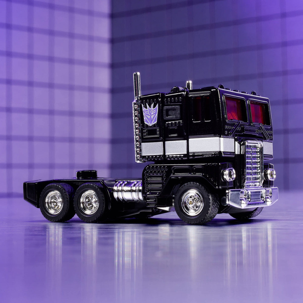 Hot Wheels Transformers Nemesis Prime - Kinder Logs