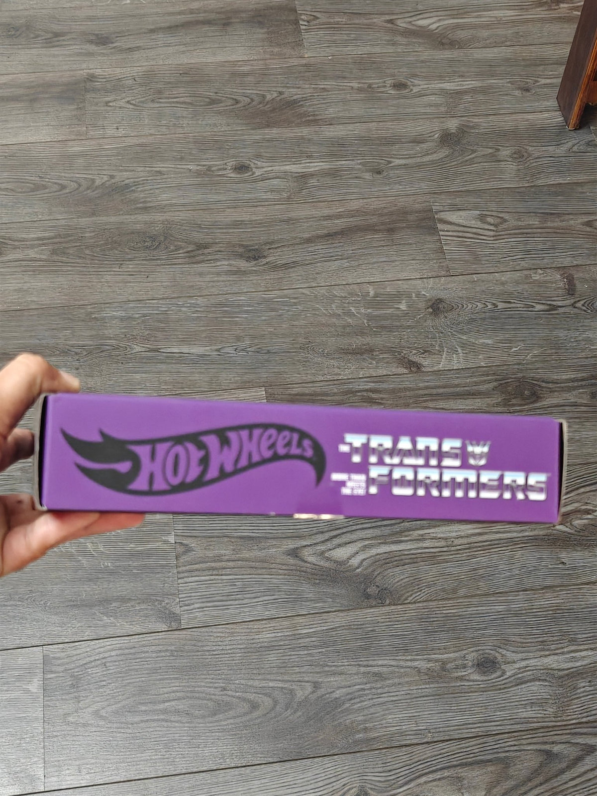 Hot Wheels Transformers Nemesis Prime - Kinder Logs