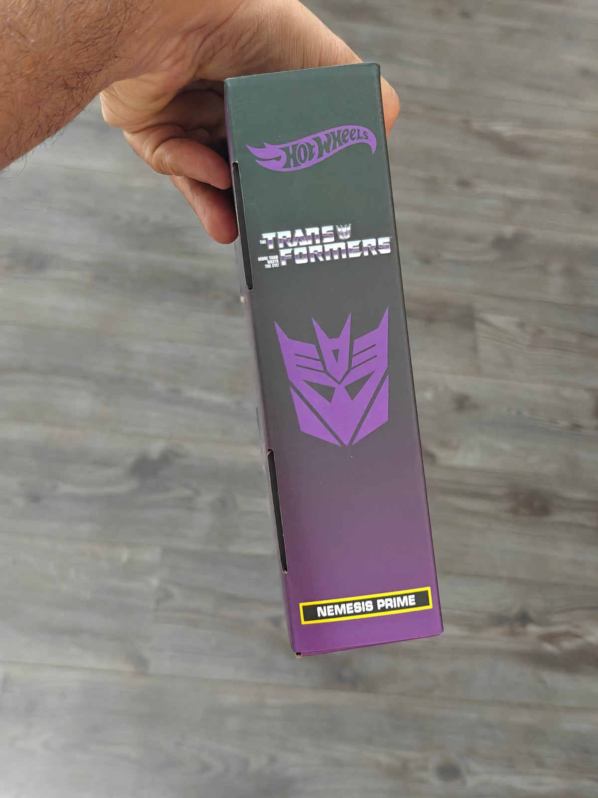 Hot Wheels Transformers Nemesis Prime - Kinder Logs
