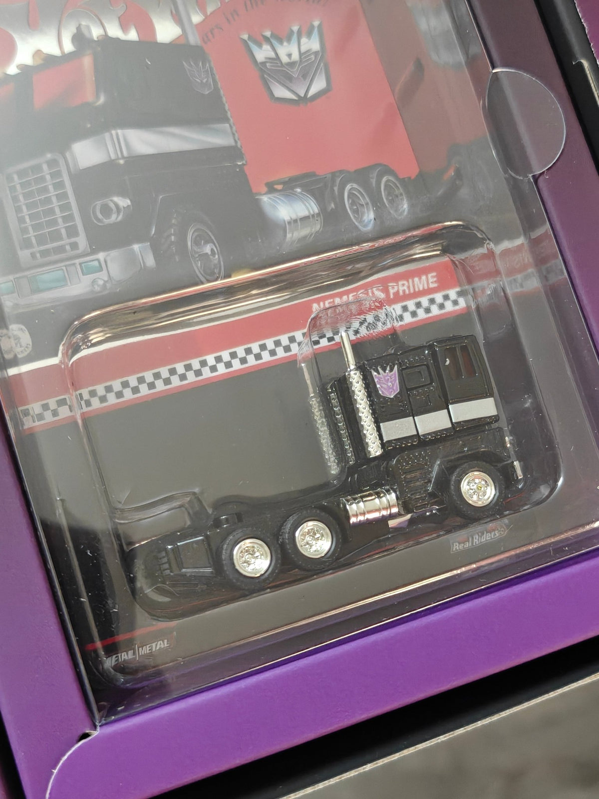 Hot Wheels Transformers Nemesis Prime - Kinder Logs