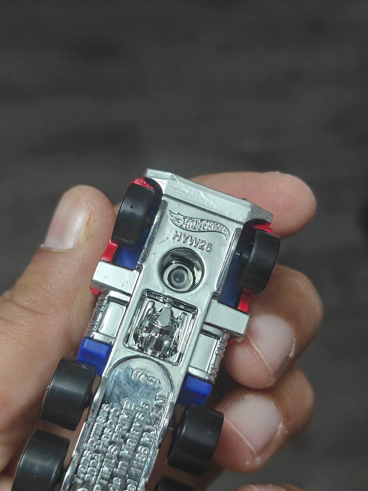 Hot Wheels Transformers Optimus Prime Truck - Red (Uncarded - New) - Kinder Logs
