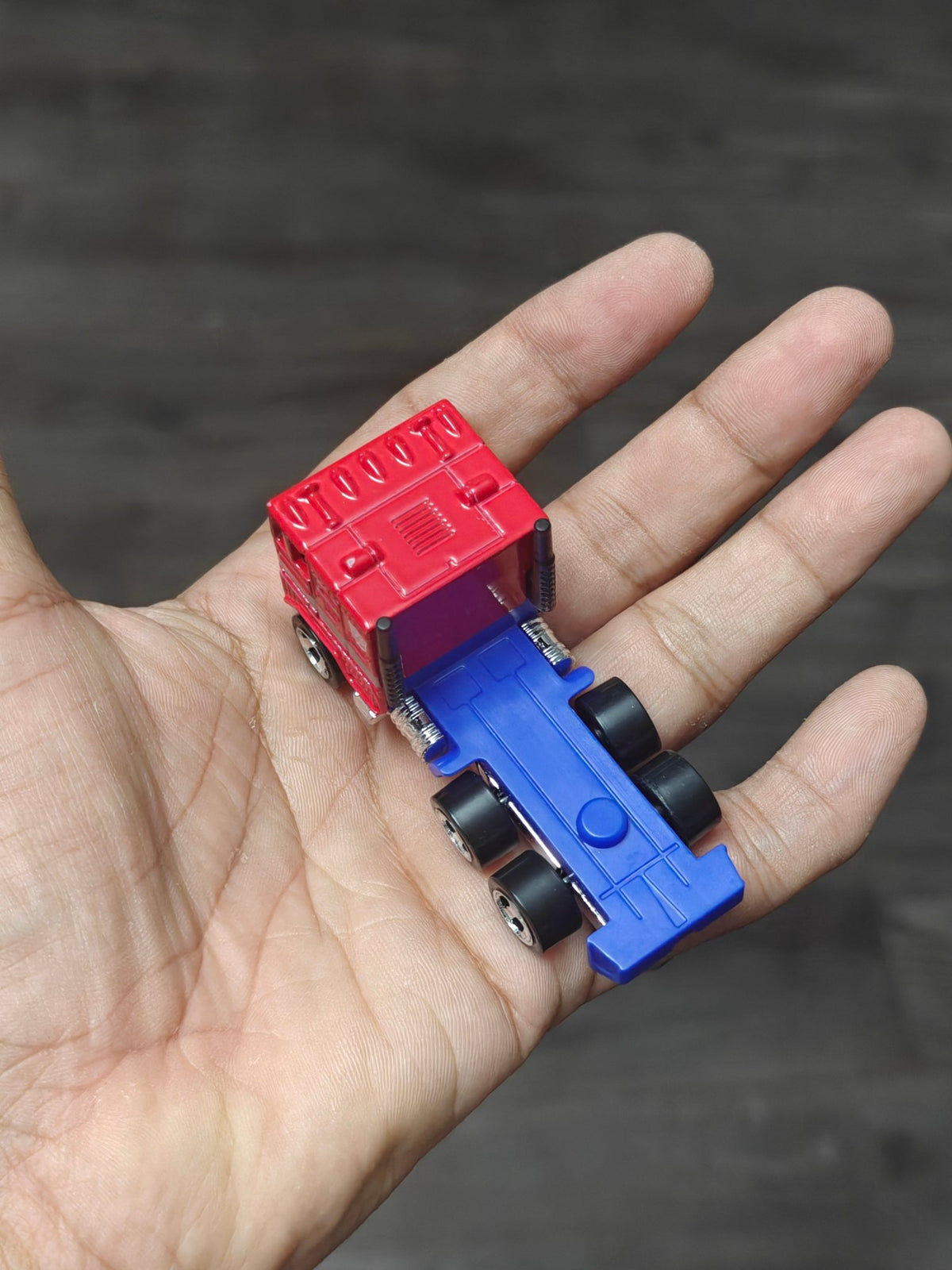 Hot Wheels Transformers Optimus Prime Truck - Red (Uncarded - New) - Kinder Logs