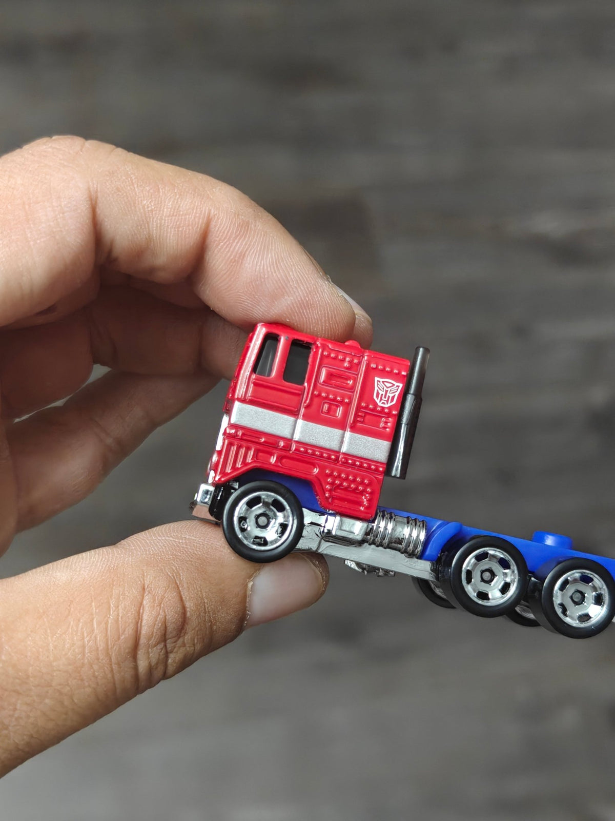 Hot Wheels Transformers Optimus Prime Truck - Red (Uncarded - New) - Kinder Logs