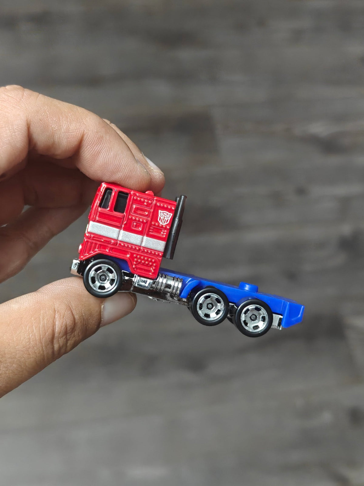 Hot Wheels Transformers Optimus Prime Truck - Red (Uncarded - New) - Kinder Logs