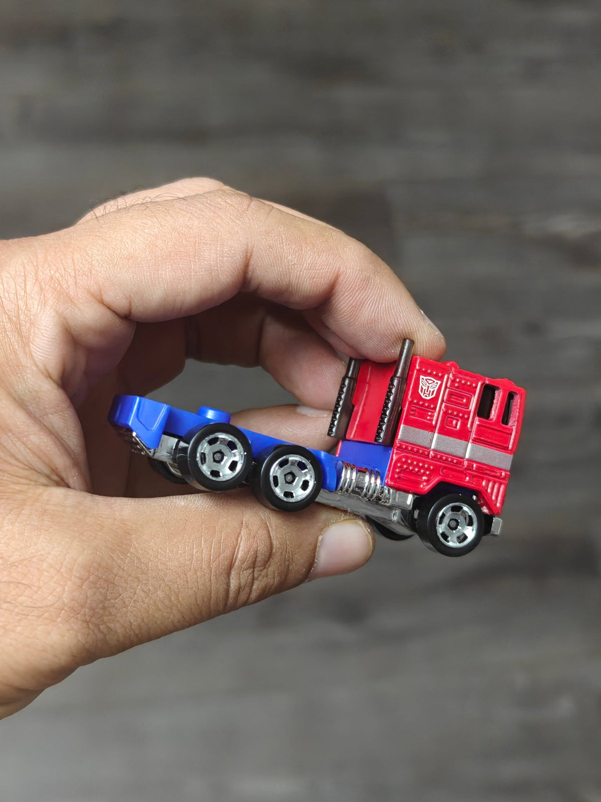Hot Wheels Transformers Optimus Prime Truck - Red (Uncarded - New) - Kinder Logs