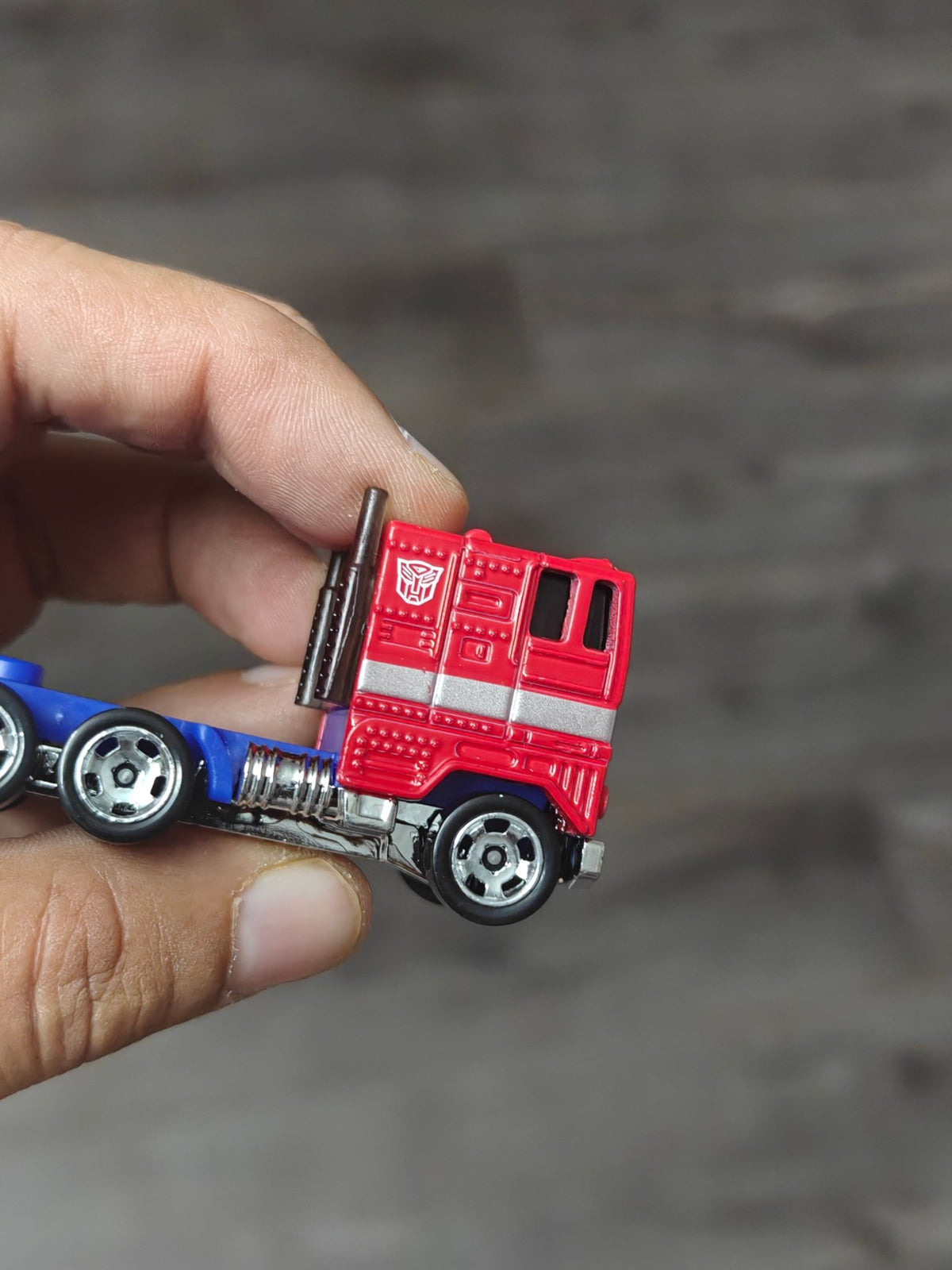 Hot Wheels Transformers Optimus Prime Truck - Red (Uncarded - New) - Kinder Logs