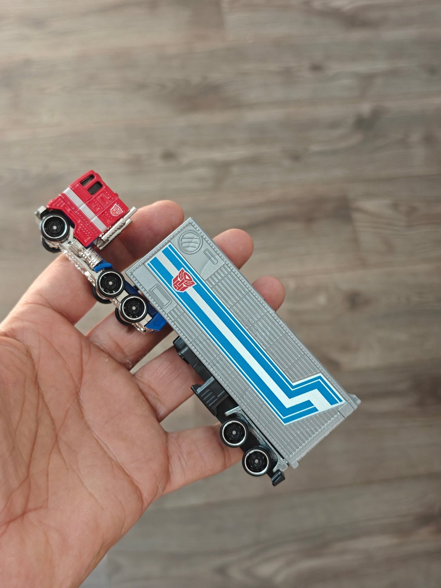 Hot Wheels Transformers Optimus Prime Truck (Uncarded - New) - Kinder Logs