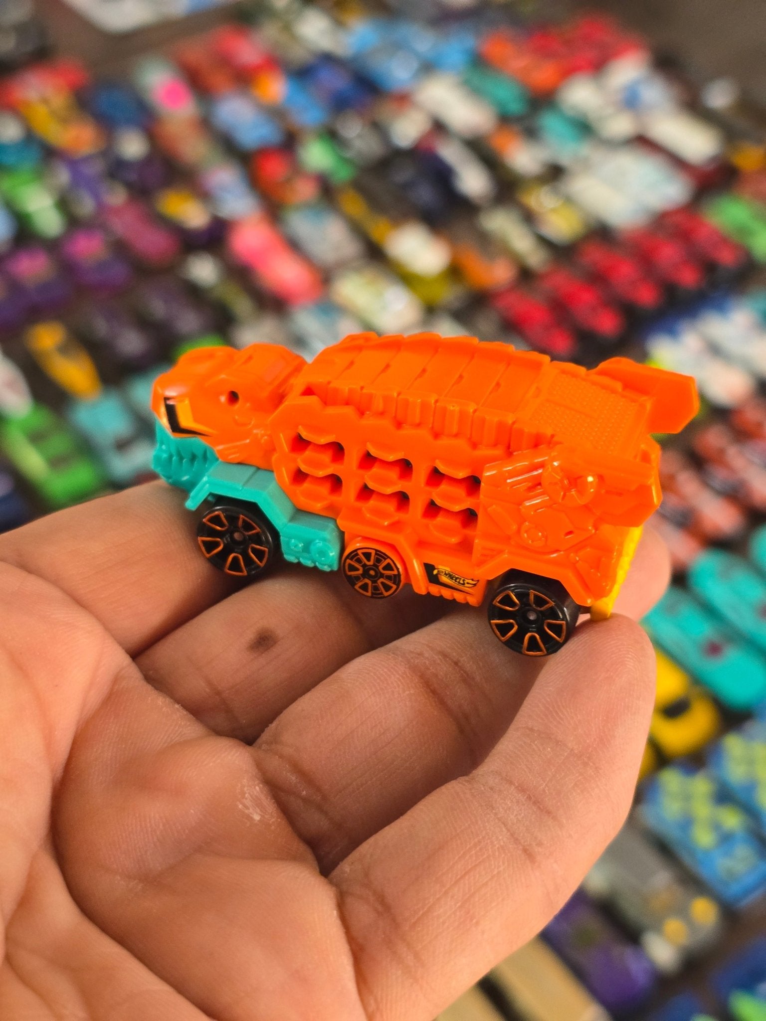 Hot Wheels Ultimate T - Rex Transporter - Orange (Uncarded - New) - Kinder Logs