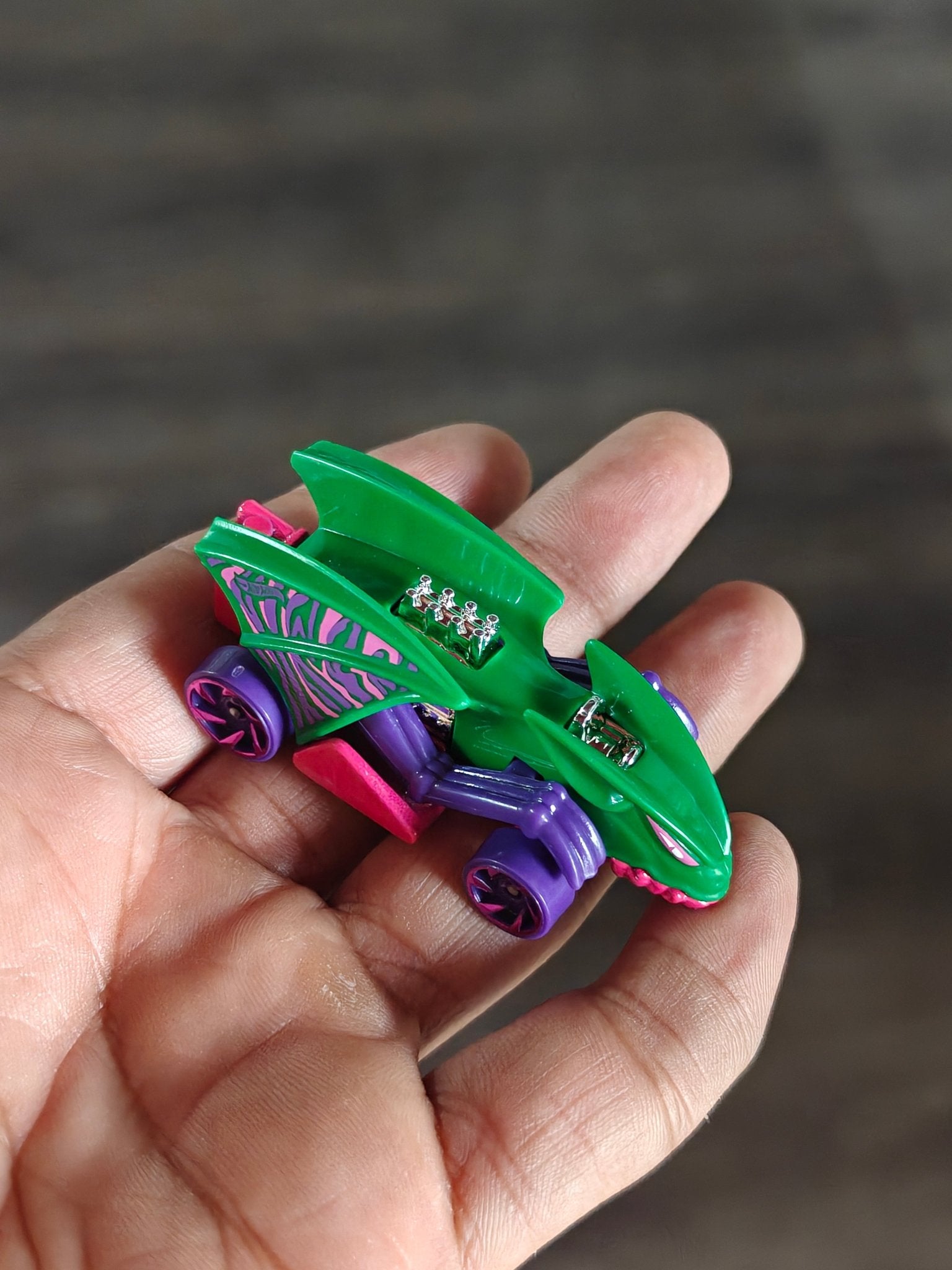 Hot Wheels Vampyra (Uncarded - New) - Kinder Logs