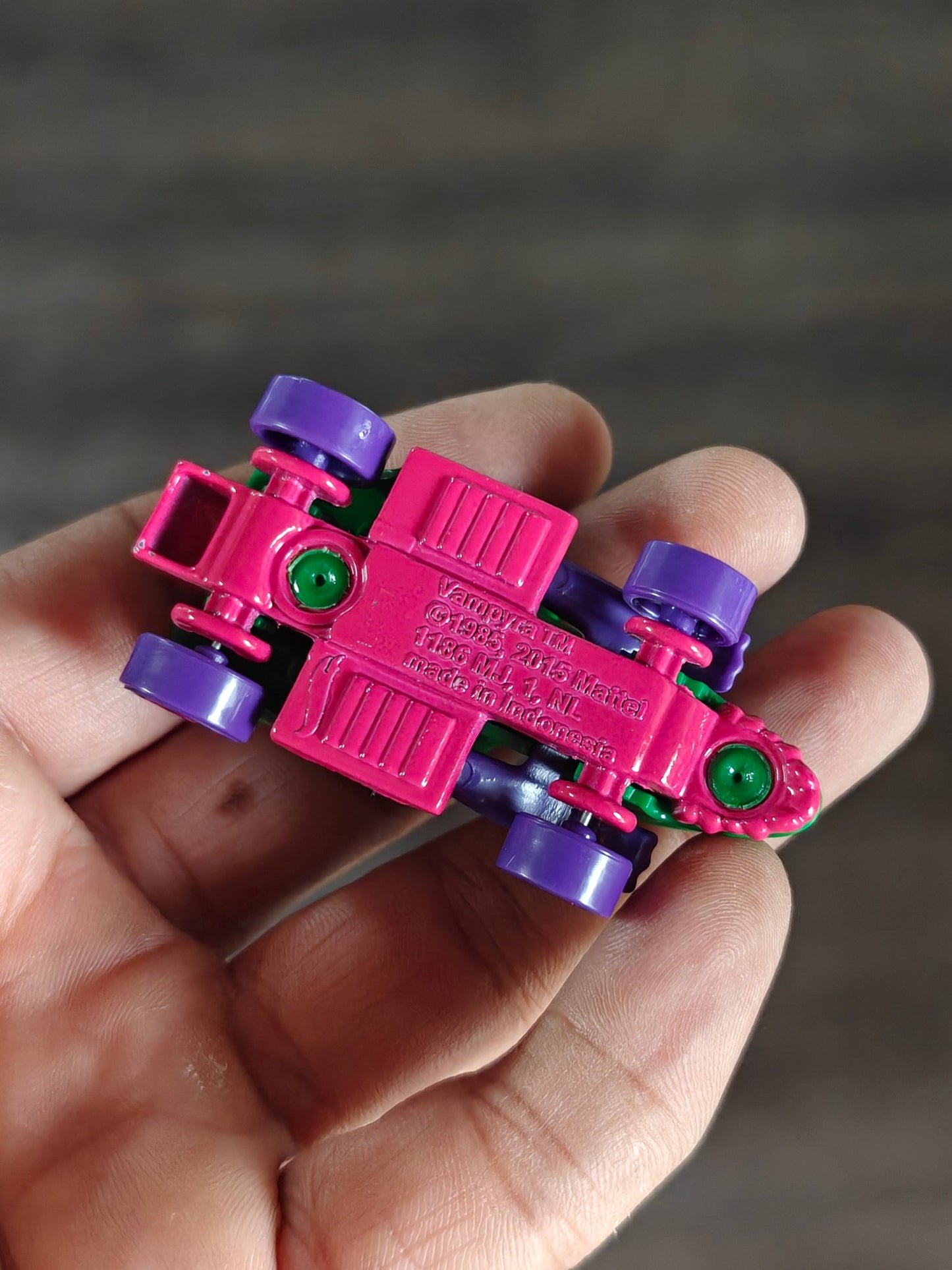 Hot Wheels Vampyra (Uncarded - New) - Kinder Logs