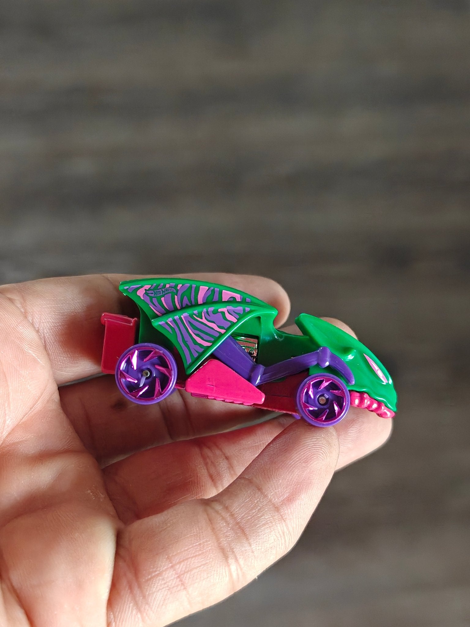 Hot Wheels Vampyra (Uncarded - New) - Kinder Logs