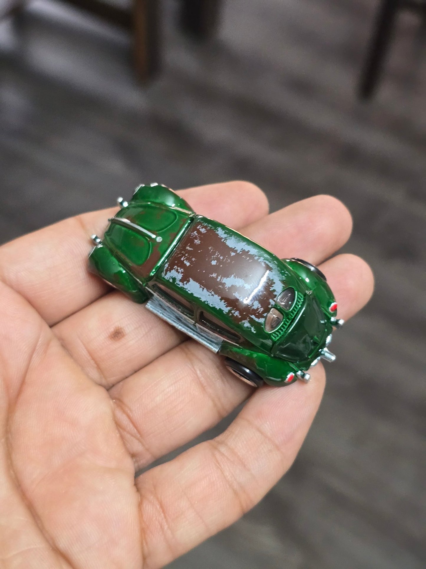 Hot Wheels Volkswagen "Classic Bug" - Vintage Club (Uncarded - New) - Kinder Logs