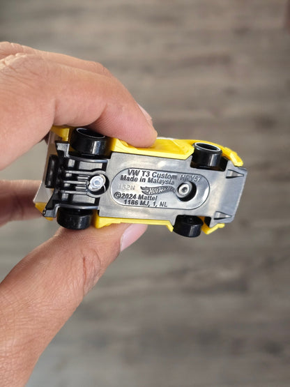 Hot Wheels Volkswagen T3 Custom - Yellow (Uncarded - New) - Kinder Logs