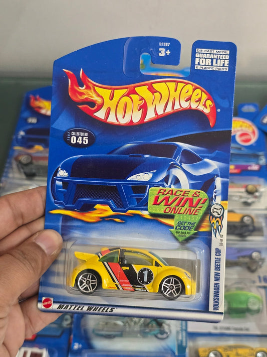 Hot Wheels VW New Beetle Cup (Yellow) - Collector No. 045 - Kinder Logs