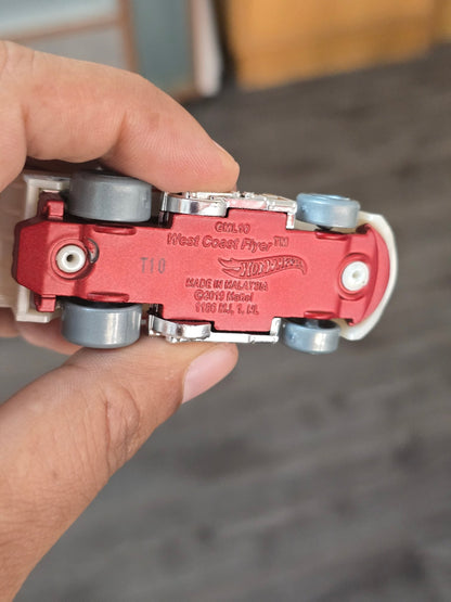 Hot Wheels West Coast Flyer - The Train Engine (Uncarded - New) - Kinder Logs