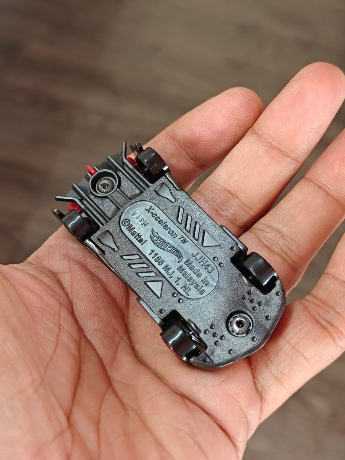 Hot Wheels X-cceleron - Black (Uncarded - New) - Kinder Logs