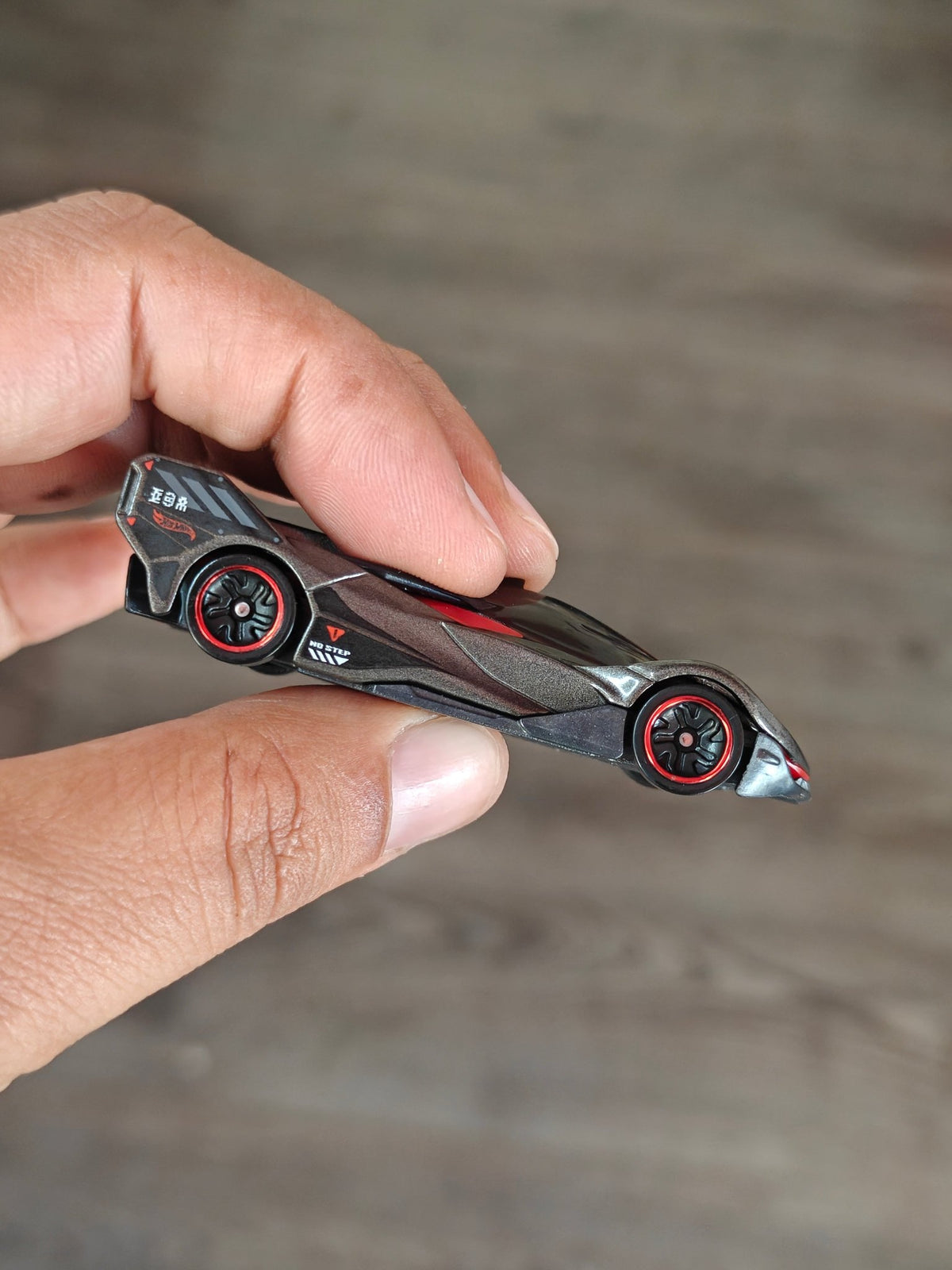 Hot Wheels X-cceleron - Black (Uncarded - New) - Kinder Logs