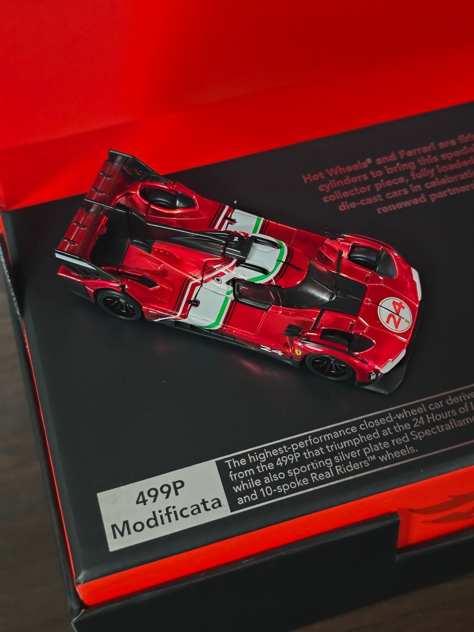 Hot Wheels x Ferrari Heritage Set - The Ultimate Ferrari Dream Garage - Kinder Logs