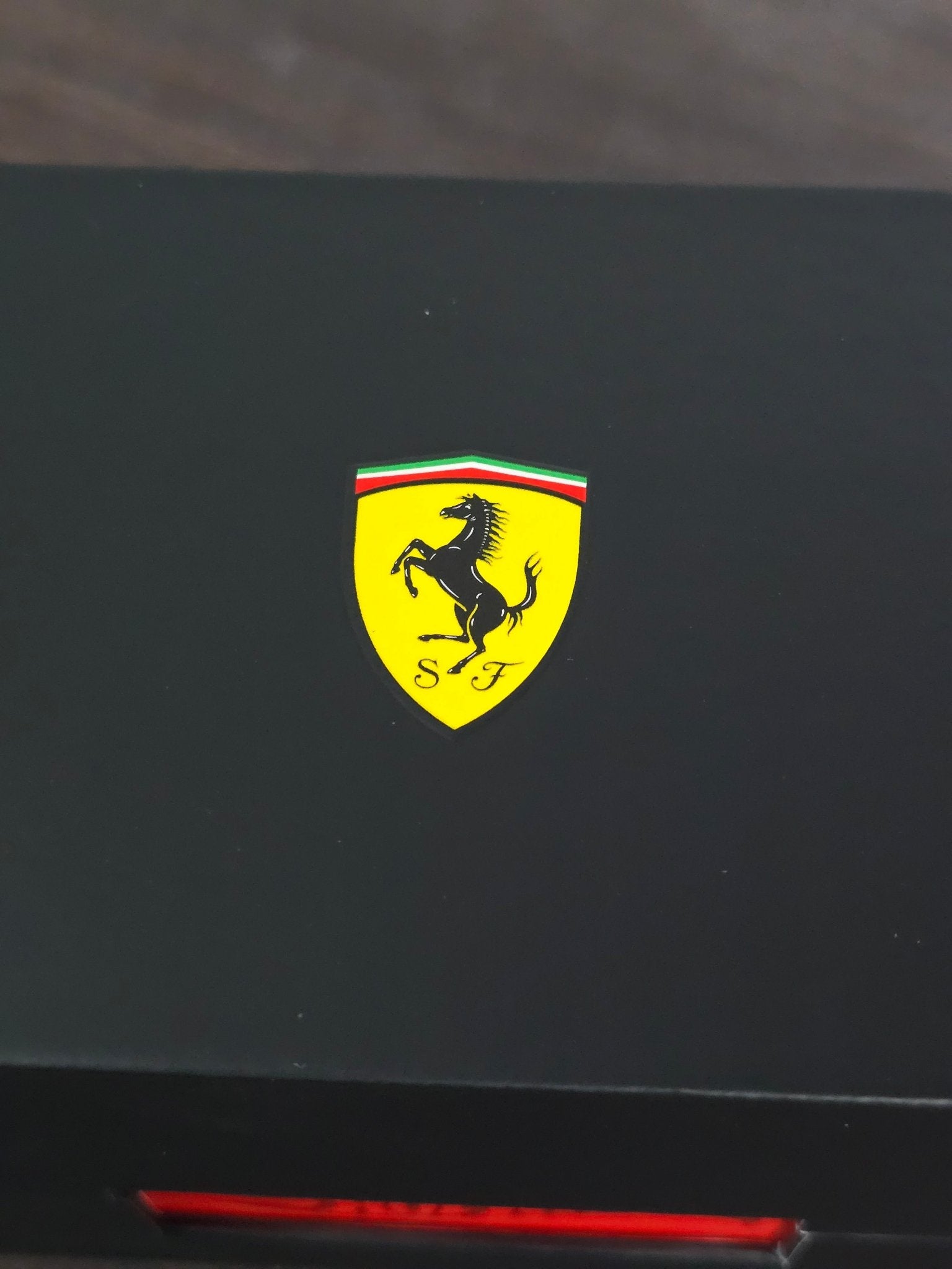 Hot Wheels x Ferrari Heritage Set - The Ultimate Ferrari Dream Garage - Kinder Logs