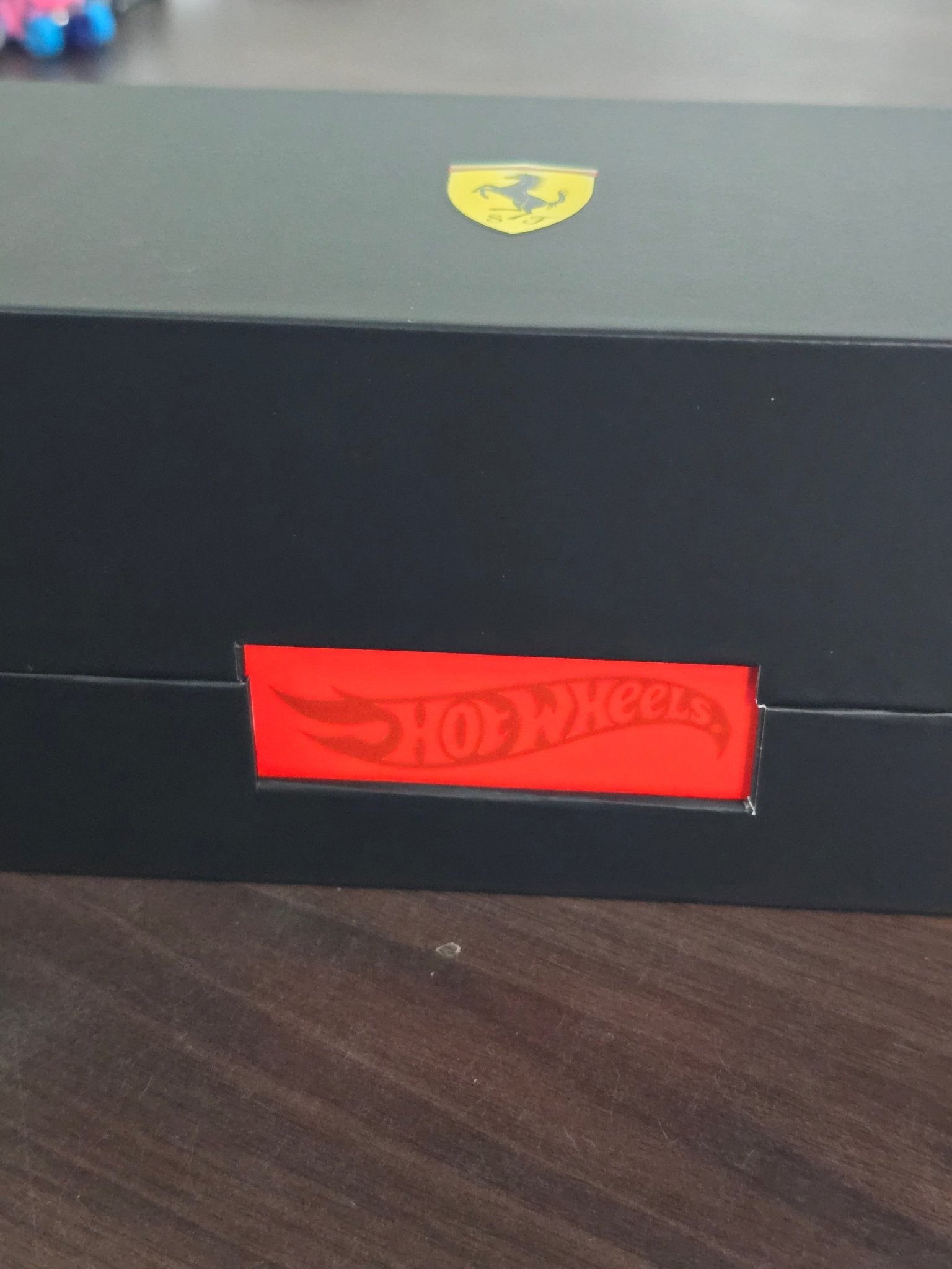 Hot Wheels x Ferrari Heritage Set - The Ultimate Ferrari Dream Garage - Kinder Logs