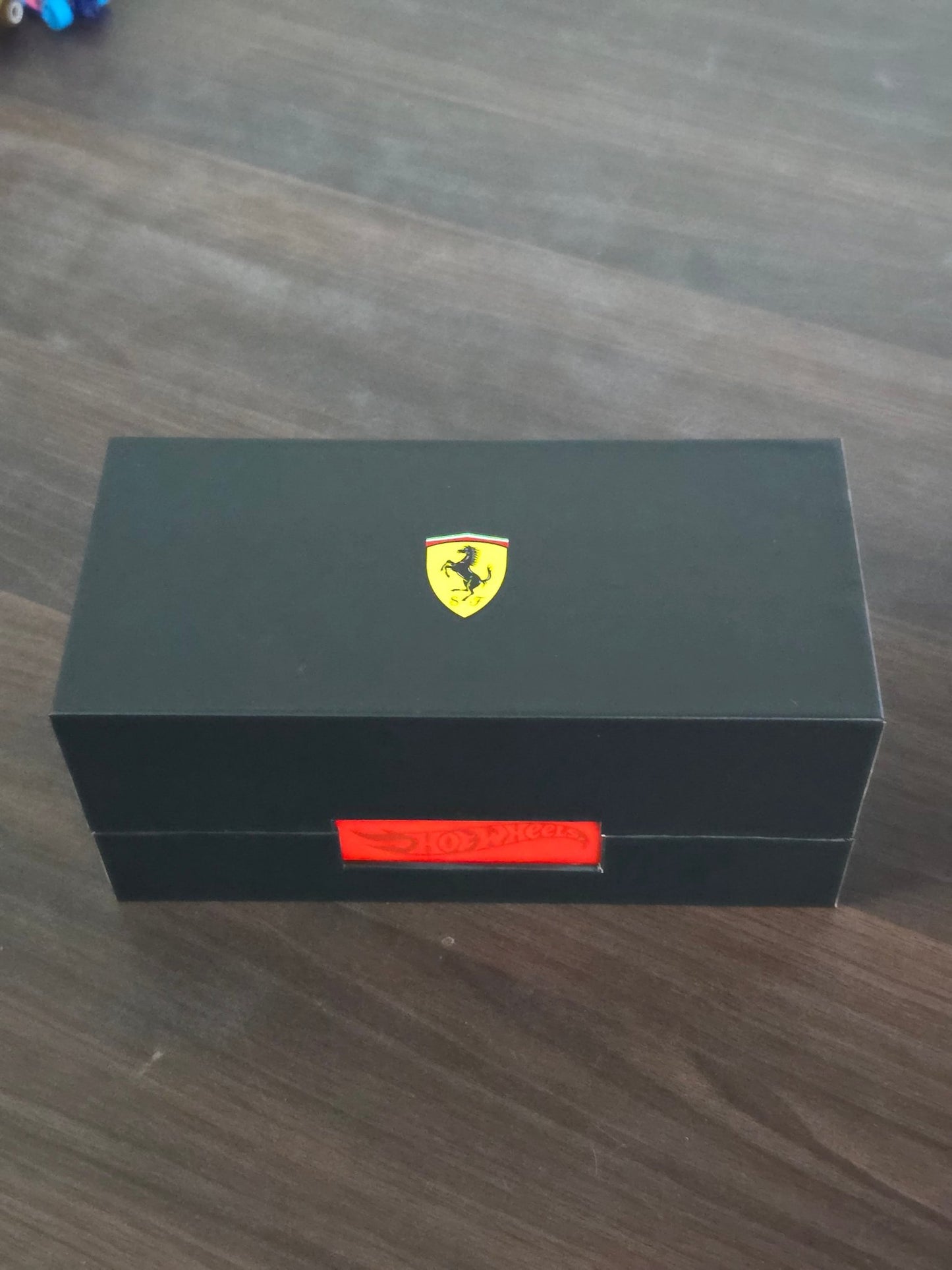 Hot Wheels x Ferrari Heritage Set - The Ultimate Ferrari Dream Garage - Kinder Logs