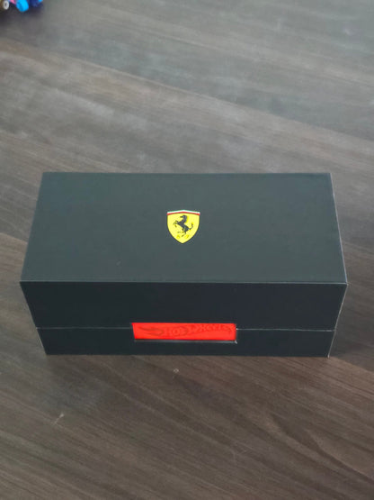 Hot Wheels x Ferrari Heritage Set - The Ultimate Ferrari Dream Garage - Kinder Logs