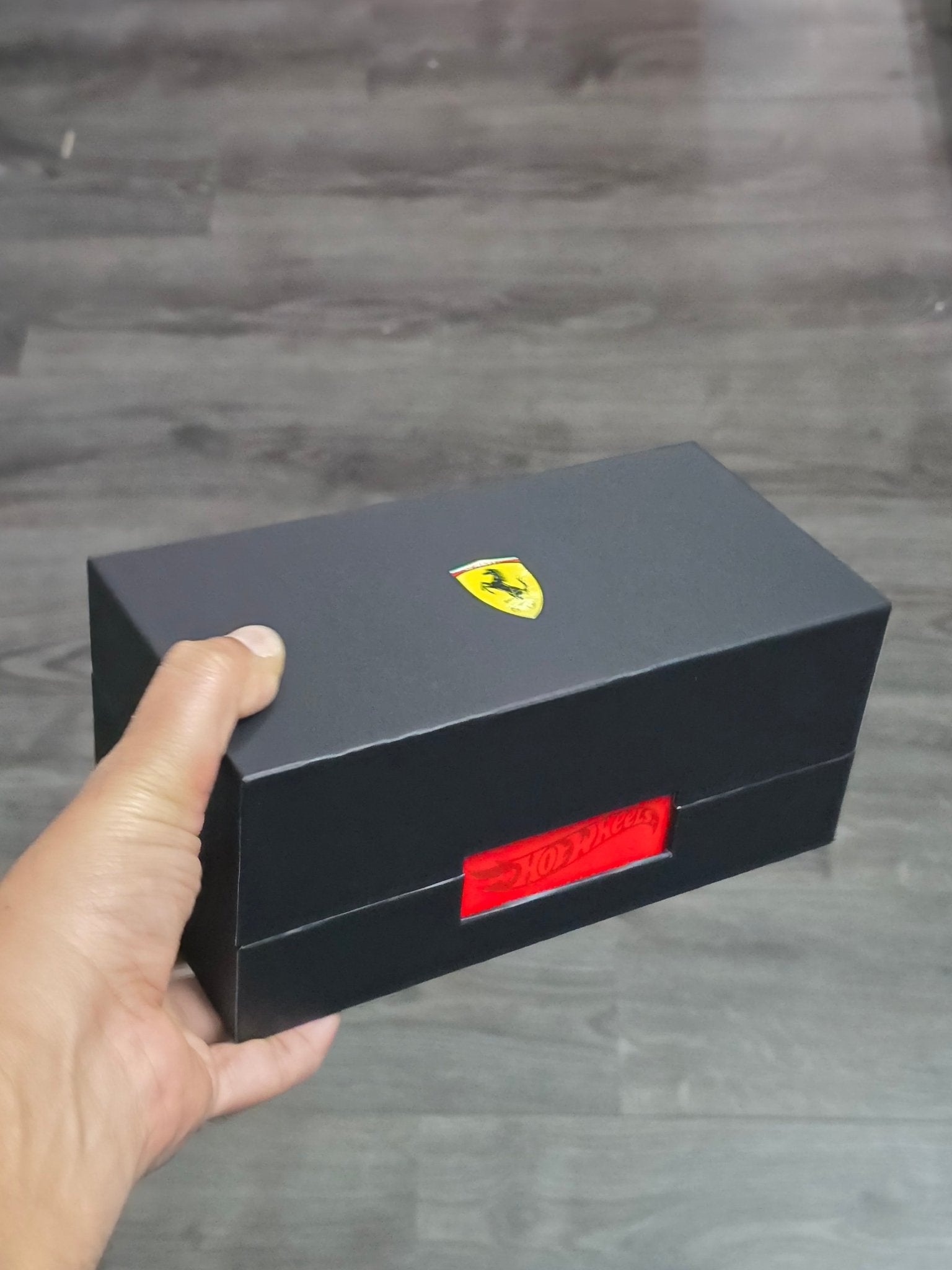 Hot Wheels x Ferrari Heritage Set - The Ultimate Ferrari Dream Garage - Kinder Logs