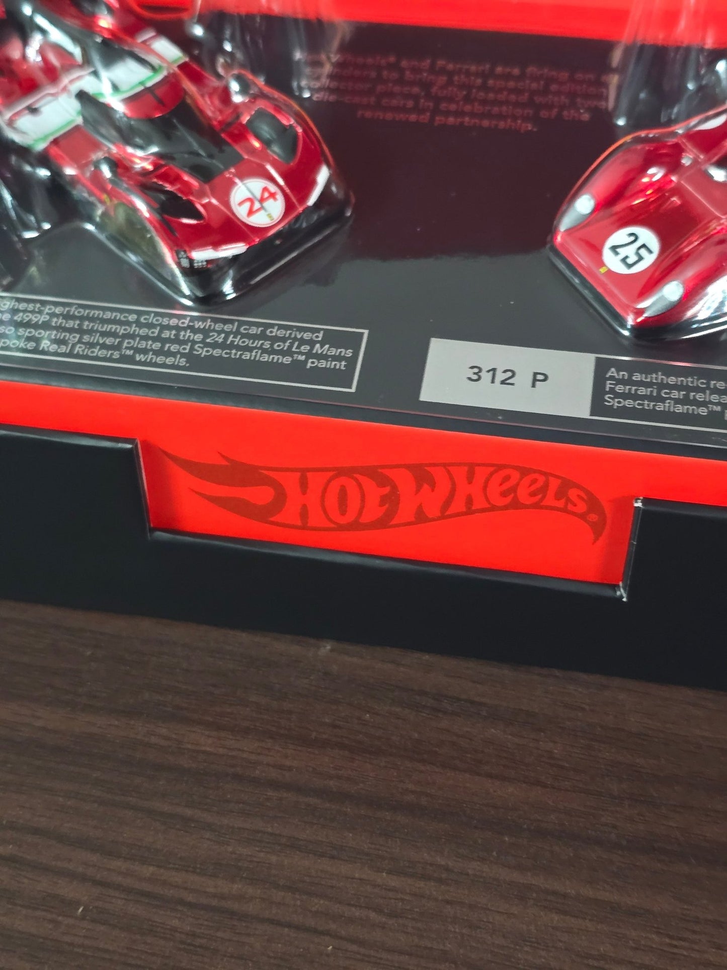 Hot Wheels x Ferrari Heritage Set - The Ultimate Ferrari Dream Garage - Kinder Logs